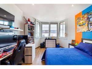 • Grifo Vacances, spécialiste location vacances en Andorre vous propose une large sélection de logements rénovés, confortablement aménagés et entièrement équipés tout confort. • Tous nos logements sont idéalement situés à maximum 100 mètres du départ des pistes pour des séjours skis aux pieds sur le plus grand domaine skiable des Pyrénées. • Deux destinations possibles : Le Pas de la Casa, ville animée skis pied des pistes Soldeu – El Tarter, village de charme avec accès direct aux pistes 