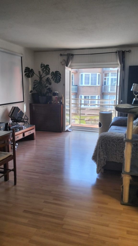 • Grifo Vacances, spécialiste location vacances en Andorre vous propose une large sélection de logements rénovés, confortablement aménagés et entièrement équipés tout confort.
• Tous nos logements sont idéalement situés à maximum 100 mètres du départ des pistes pour des séjours skis aux pieds sur le plus grand domaine skiable des Pyrénées.
• Deux destinations possibles :
Le Pas de la Casa, ville animée skis pied des pistes
Soldeu – El Tarter, village de charme avec accès direct aux pistes