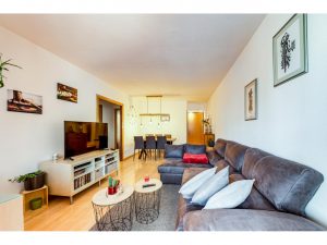 • Grifo Vacances, spécialiste location vacances en Andorre vous propose une large sélection de logements rénovés, confortablement aménagés et entièrement équipés tout confort. • Tous nos logements sont idéalement situés à maximum 100 mètres du départ des pistes pour des séjours skis aux pieds sur le plus grand domaine skiable des Pyrénées. • Deux destinations possibles : Le Pas de la Casa, ville animée skis pied des pistes Soldeu – El Tarter, village de charme avec accès direct aux pistes 