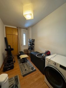 • Grifo Vacances, spécialiste location vacances en Andorre vous propose une large sélection de logements rénovés, confortablement aménagés et entièrement équipés tout confort. • Tous nos logements sont idéalement situés à maximum 100 mètres du départ des pistes pour des séjours skis aux pieds sur le plus grand domaine skiable des Pyrénées. • Deux destinations possibles : Le Pas de la Casa, ville animée skis pied des pistes Soldeu – El Tarter, village de charme avec accès direct aux pistes 